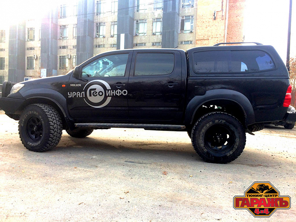 Toyota Hilux MT 35 Black Raptor